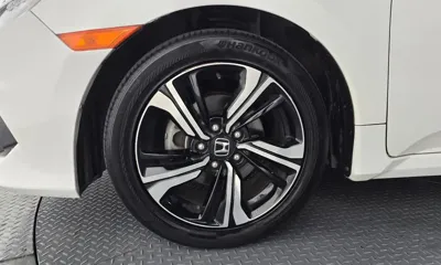 Honda Civic 2017, 127859 км, за 7601.8 USD
