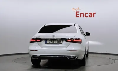 Mercedes-Benz E-Class 2021, 98280 км, за 21333.86 USD