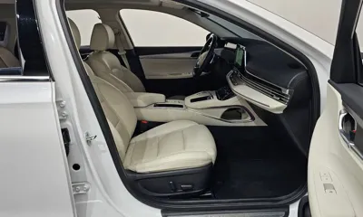 Hyundai Grandeur 2022, 61460 км, за 15953.63 USD - фото 26