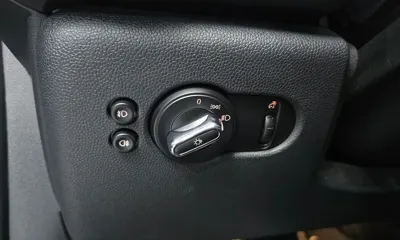 MINI Cooper 2019, 62271 км, за 8923.86 USD - фото 18