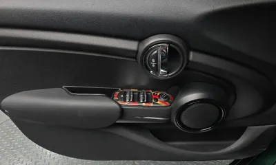 MINI Cooper 2019, 62271 км, за 8923.86 USD - фото 24