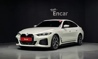 BMW i4 · 2022 год