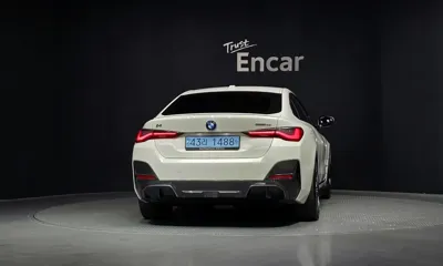 BMW i4 2022, 83538 км, за 30400.6 USD