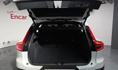 Volvo XC40 2021, 37307 км, за 20198.66 USD - фото 20