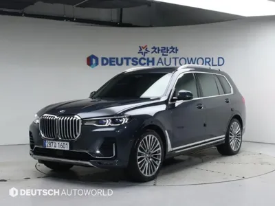 BMW X7 · 2020 год
