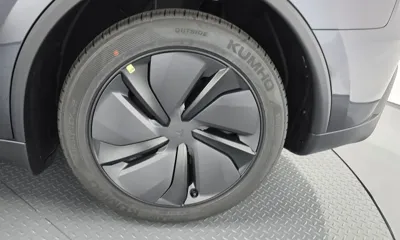 Tesla Model Y 2026, 228 км, за 35038.67 USD - фото 21