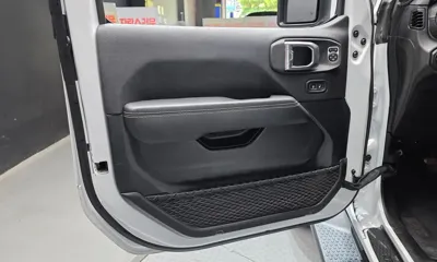 Jeep Wrangler 2021, 59517 км, за 23959.56 USD - фото 24