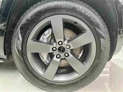 Land Rover Defender 2026, 4600 км, за 112564.03 USD