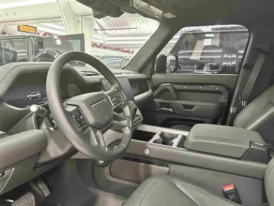 Land Rover Defender 2026, 4600 км, за 112564.03 USD - фото 7