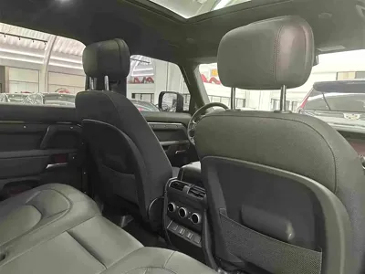 Land Rover Defender 2026, 4600 км, за 112564.03 USD - фото 22