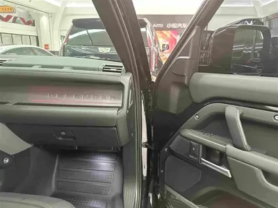 Land Rover Defender 2026, 4600 км, за 112564.03 USD - фото 25