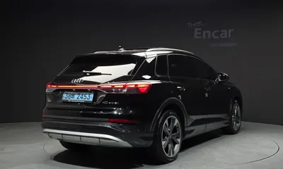 Audi Q4 e-tron 2022, 119596 км, за 20350.18 USD