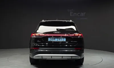 Audi Q4 e-tron 2022, 119596 км, за 20350.18 USD