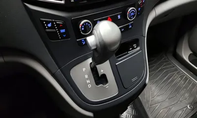 Hyundai Starex 2018, 101005 км, за 8484.61 USD - фото 9