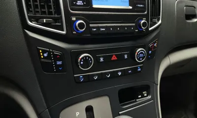 Hyundai Starex 2018, 101005 км, за 8484.61 USD - фото 19