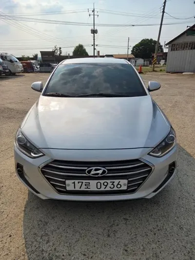 Hyundai Avante 2016, 104000 км, за 5448.34 USD