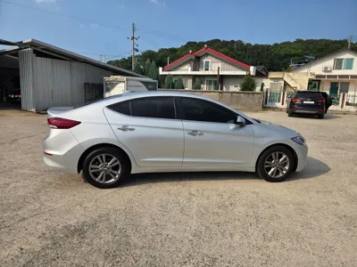 Hyundai Avante 2016, 104000 км, за 5448.34 USD - фото 6