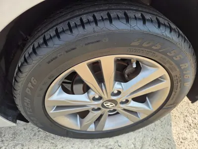 Hyundai Avante 2016, 104000 км, за 5448.34 USD - фото 9