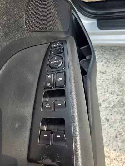 Hyundai Avante 2016, 104000 км, за 5448.34 USD - фото 11