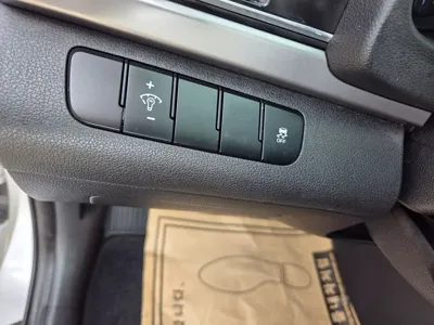 Hyundai Avante 2016, 104000 км, за 5448.34 USD - фото 12