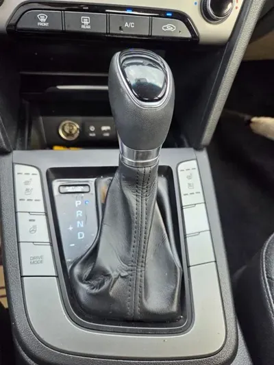 Hyundai Avante 2016, 104000 км, за 5448.34 USD - фото 15