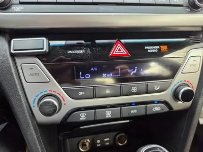 Hyundai Avante 2016, 104000 км, за 5448.34 USD - фото 16
