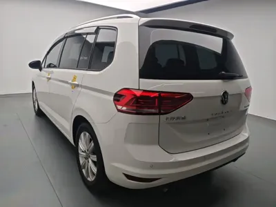 Volkswagen Touran 2022, 50100 км, за 13102.68 USD