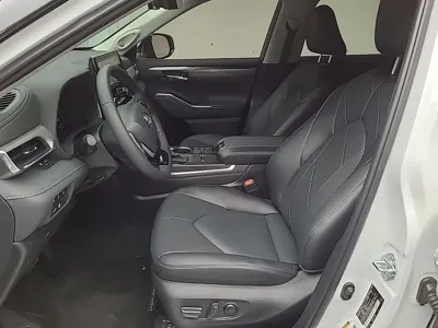 Toyota Highlander 2025, 2064 км, за 43554.56 USD - фото 10