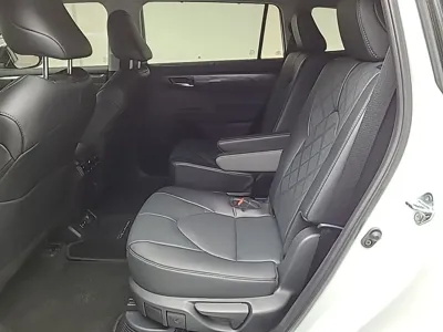 Toyota Highlander 2025, 2064 км, за 43554.56 USD - фото 11