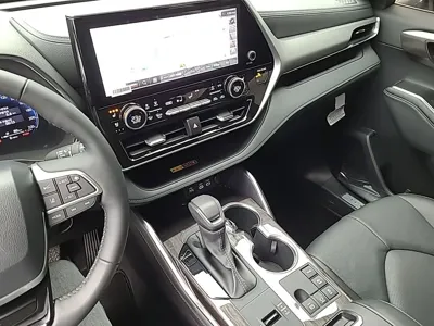 Toyota Highlander 2025, 2064 км, за 43554.56 USD - фото 12