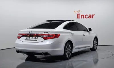Hyundai Grandeur 2016, 124891 км, за 5846.03 USD