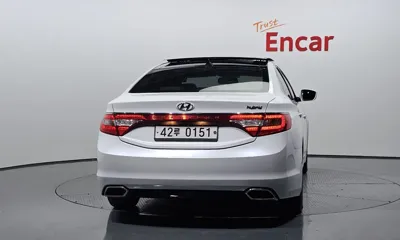 Hyundai Grandeur 2016, 124891 км, за 5846.03 USD