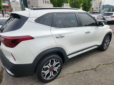 Kia Seltos 2023, 14400 км, за 14689.72 USD