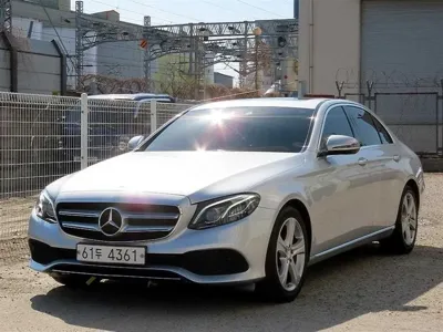 Mercedes-Benz E-Class 2017, 119637 км, за 10921.14 USD