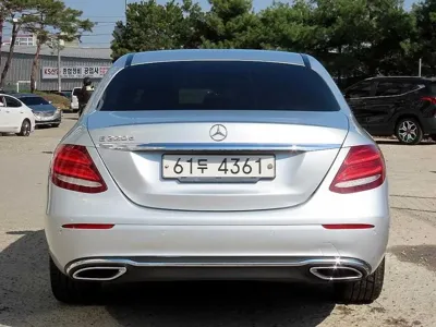 Mercedes-Benz E-Class 2017, 119637 км, за 10921.14 USD