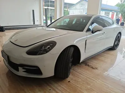 Porsche Panamera · 2017 год