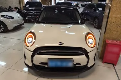 MINI MINI 2023, 33900 км, за 20026 USD