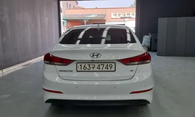 Hyundai Avante 2018, 99602 км, за 5139.22 USD