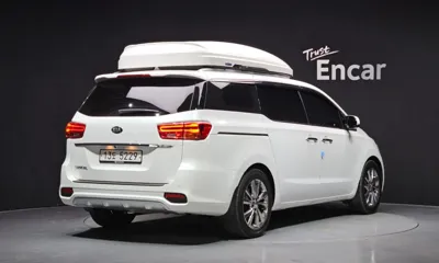 Kia Canival 2019, 117740 км, за 10241.16 USD