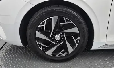 Hyundai Grandeur 2023, 60211 км, за 15938.08 USD