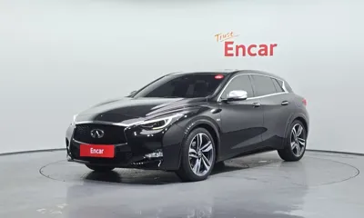 Infiniti Q30 · 2017 год