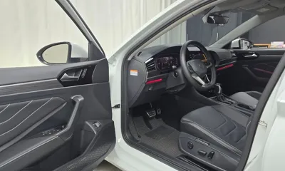 Volkswagen Jetta 2024, 5390 км, за 19404.82 USD - фото 10