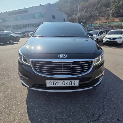 Kia Canival 2017, 90000 км, за 9042.42 USD