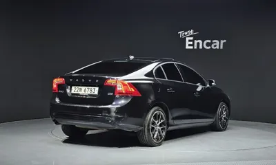 Volvo S60 2015, 110438 км, за 3938.56 USD