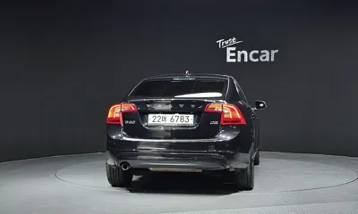 Volvo S60 2015, 110438 км, за 3938.56 USD
