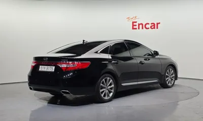 Hyundai Grandeur 2015, 77325 км, за 4164.47 USD