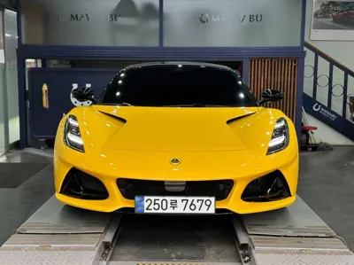 Lotus Emira 2024, 6491 км, за 63607.72 USD - фото 12