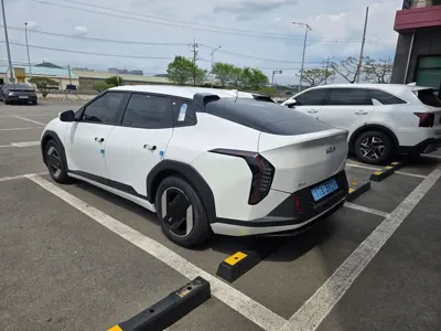 Kia EV4 2026, 1321 км, за 7850.86 USD