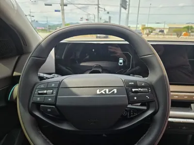 Kia EV4 2026, 1321 км, за 7850.86 USD - фото 6