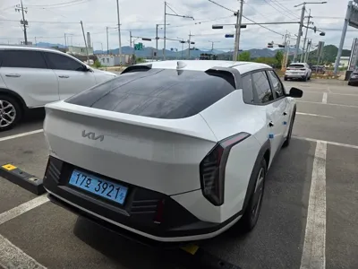 Kia EV4 2026, 1321 км, за 7850.86 USD - фото 7